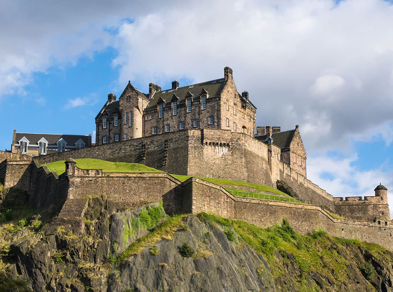 Big Bus Edinburgh Hop-on Hop-off Bus Tour - تصویر 2