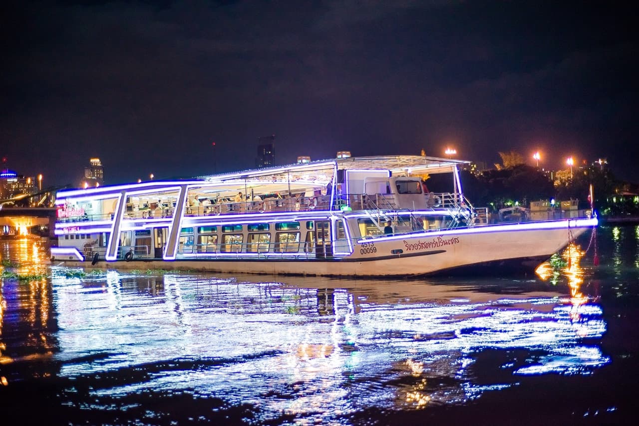 Chao Phraya Dinner Cruise aboard River Star Princess - تصویر 2