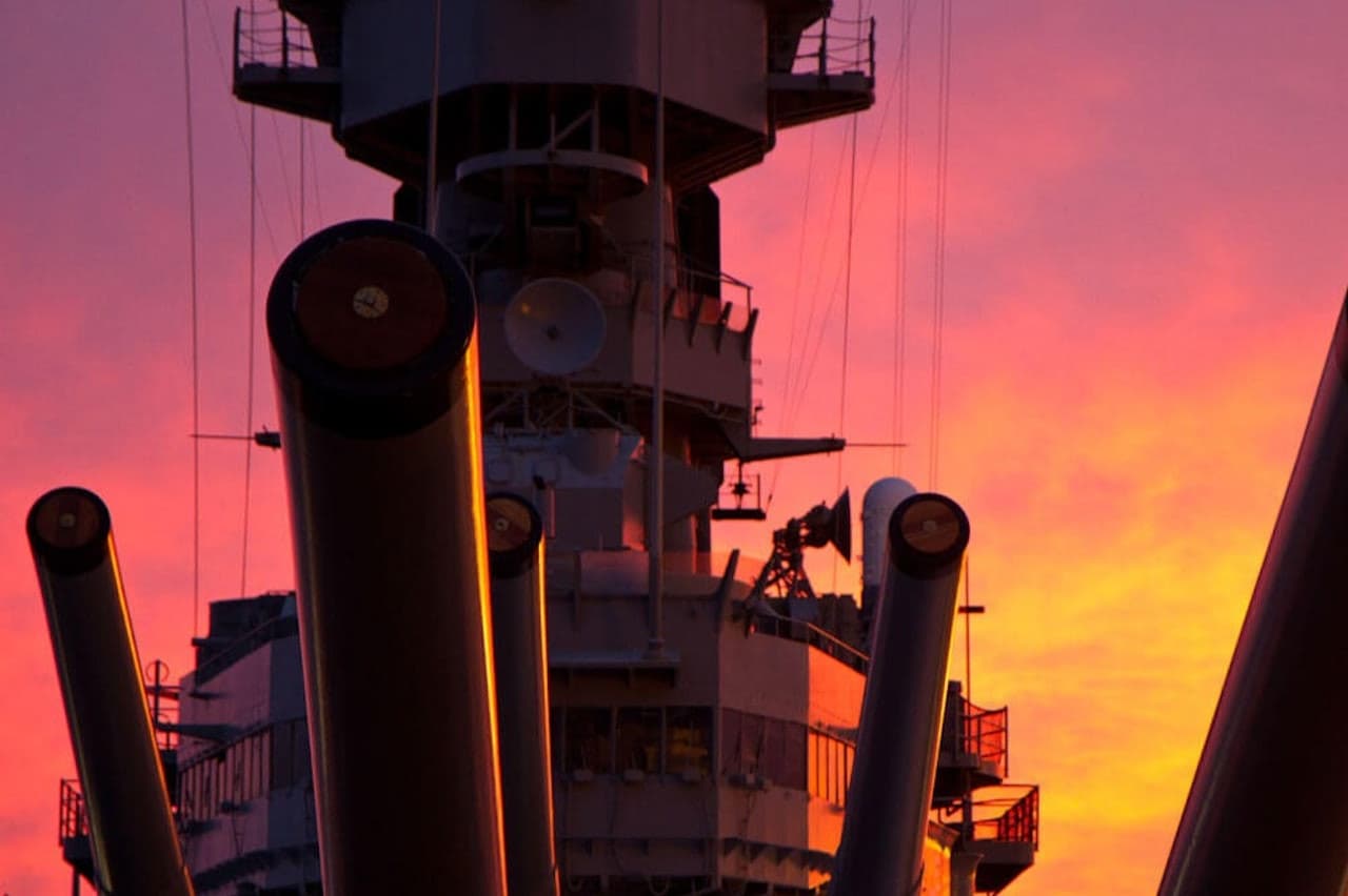 Passport to Pearl Harbour - تصویر 3