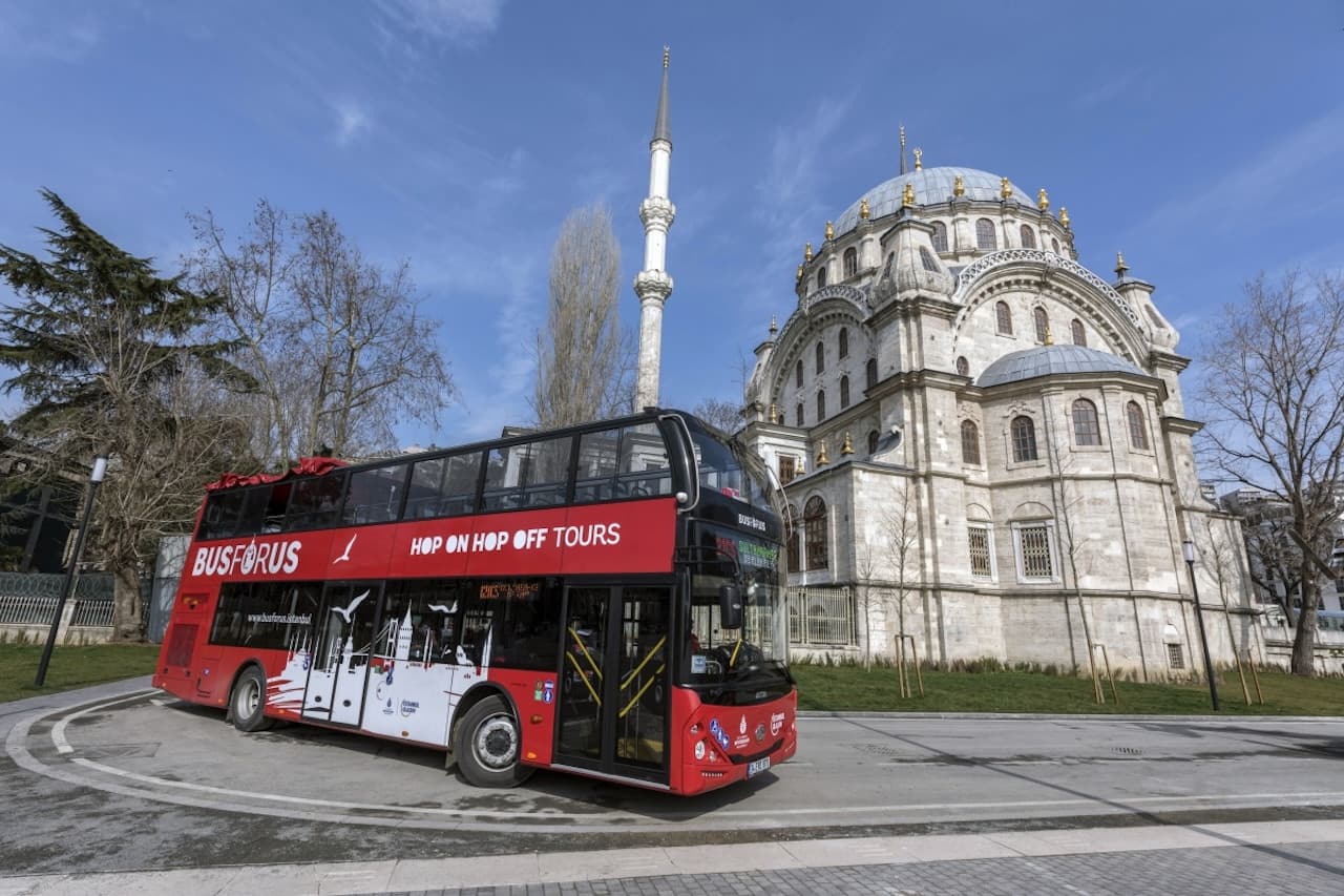 Istanbul Hop-On Hop-Off Bus Tour - تصویر اصلی