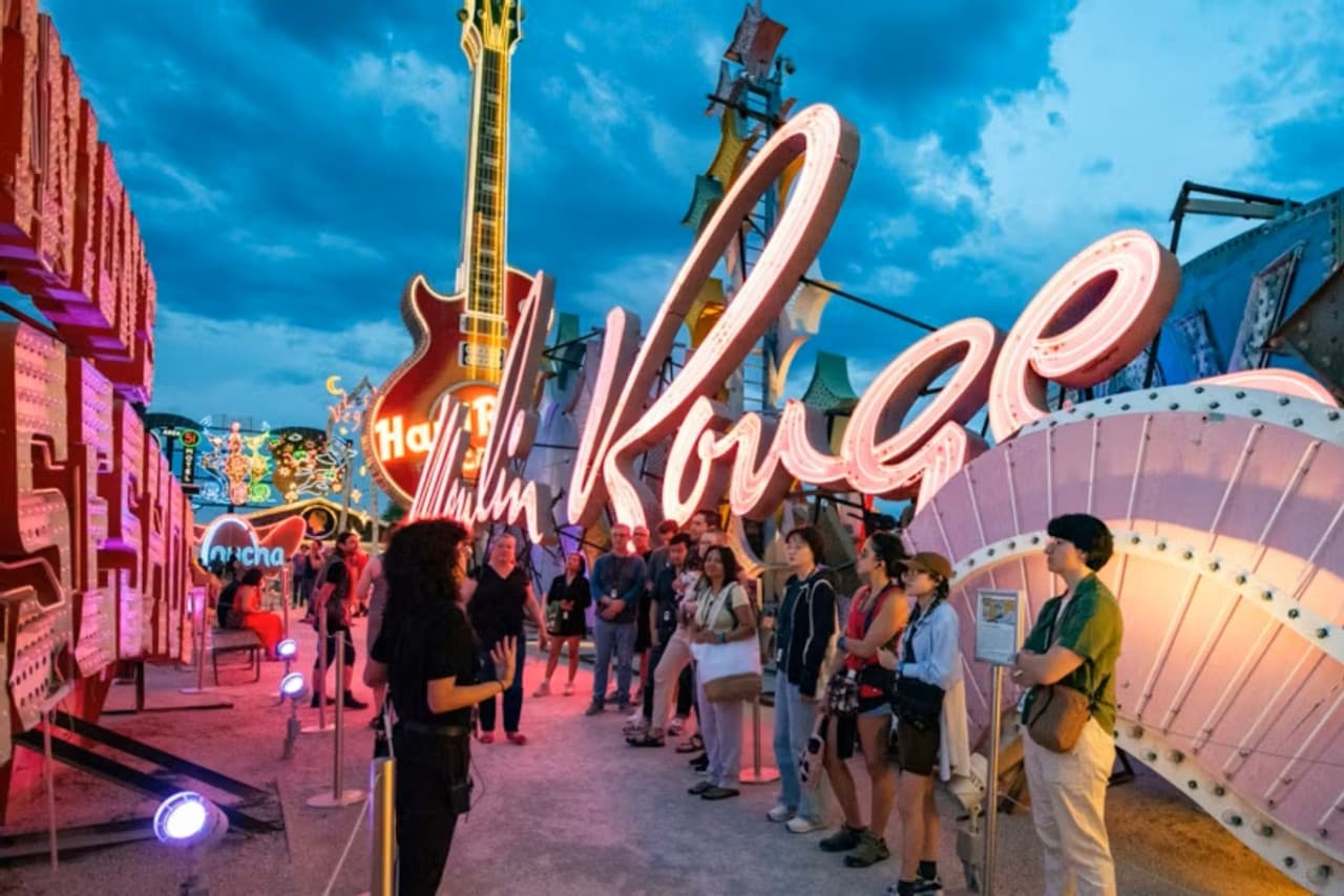 The Neon Museum Ticket - تصویر اصلی
