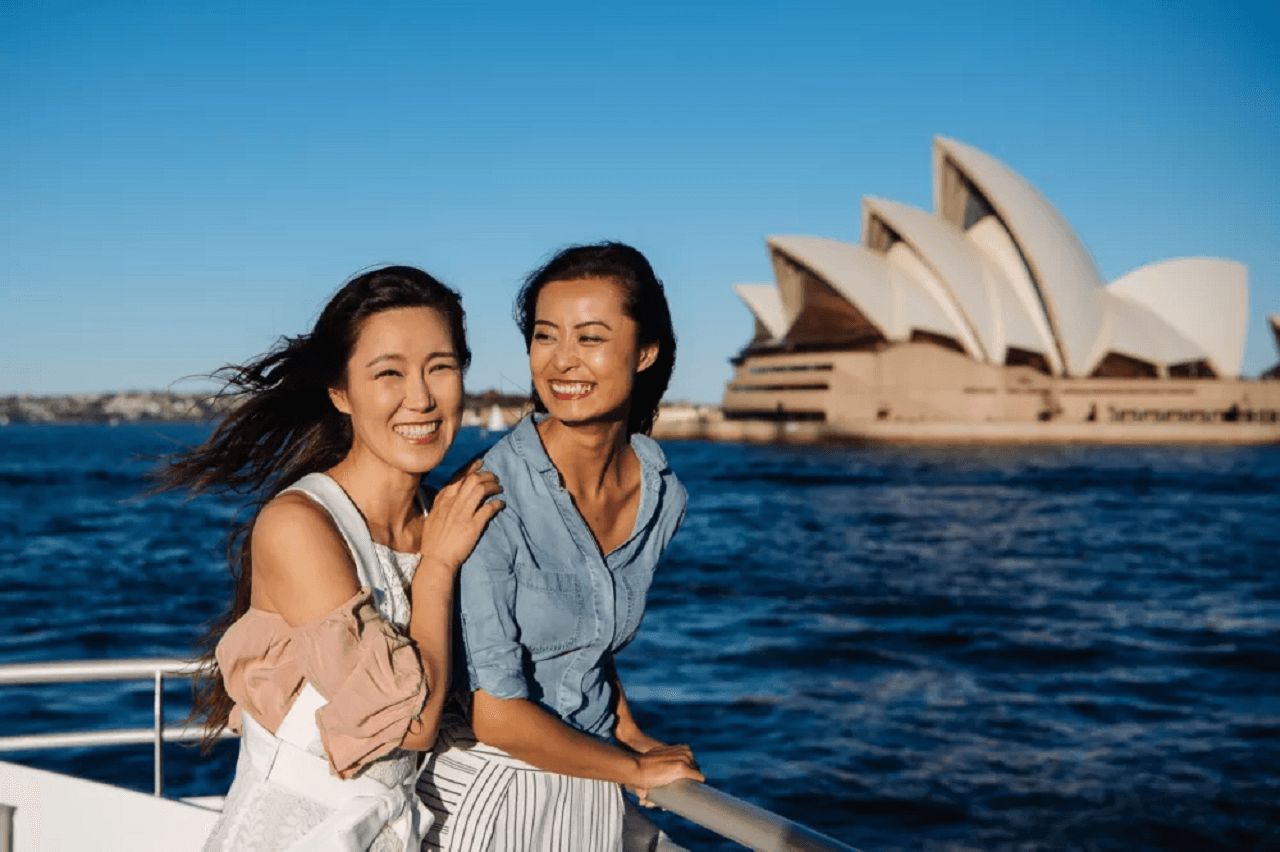 Sydney Harbour Express Sightseeing Cruise with Captain Cook Cruises - تصویر اصلی