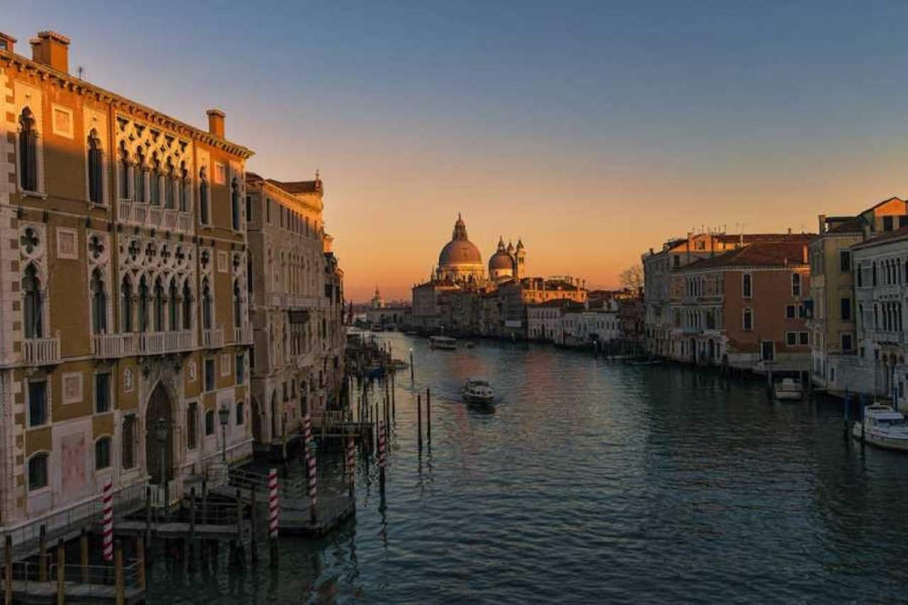 Venice: Gondola Ride with Live Commentary - تصویر 5