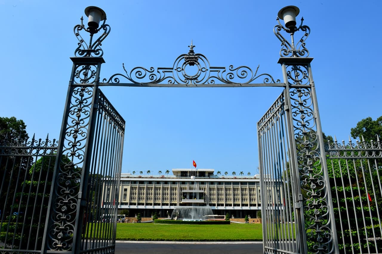 Ho Chi Minh Full-Day Tour: Independence Palace, War Remnants Museum, Water Bus Ride on Saigon River - تصویر 2