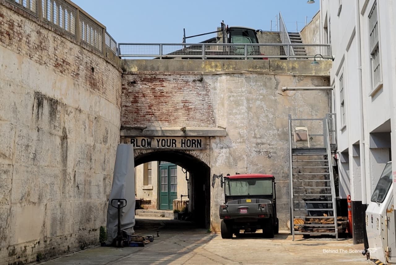 Official Alcatraz Island Admission Ticket + Audio Tour with Roundtrip Ferry by Alcatraz City Cruises - تصویر 11