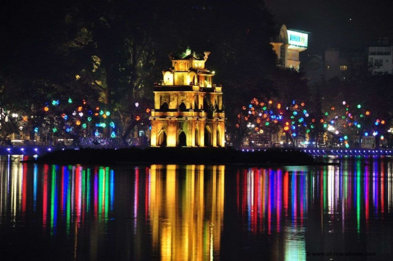 Hanoi Weekend Night Market and Street Food Tour - تصویر 4