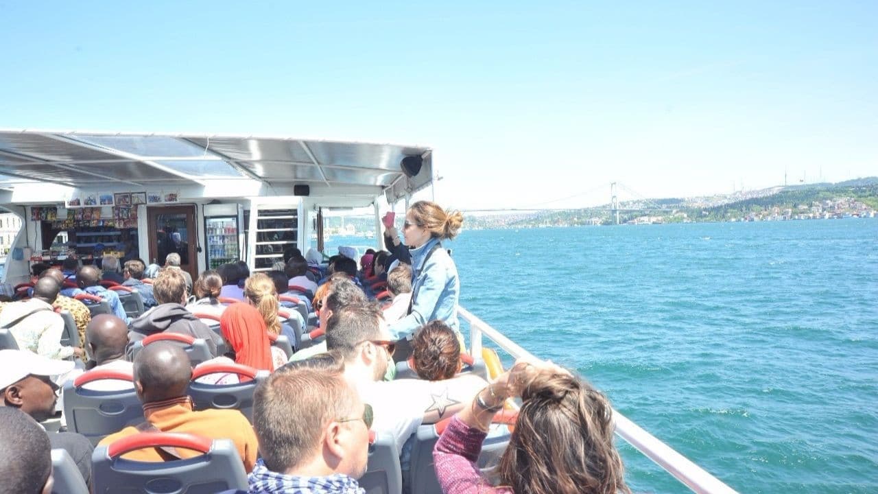 Golden Horn and Bosphorus Sightseeing Cruise with Audio Guide - تصویر 3
