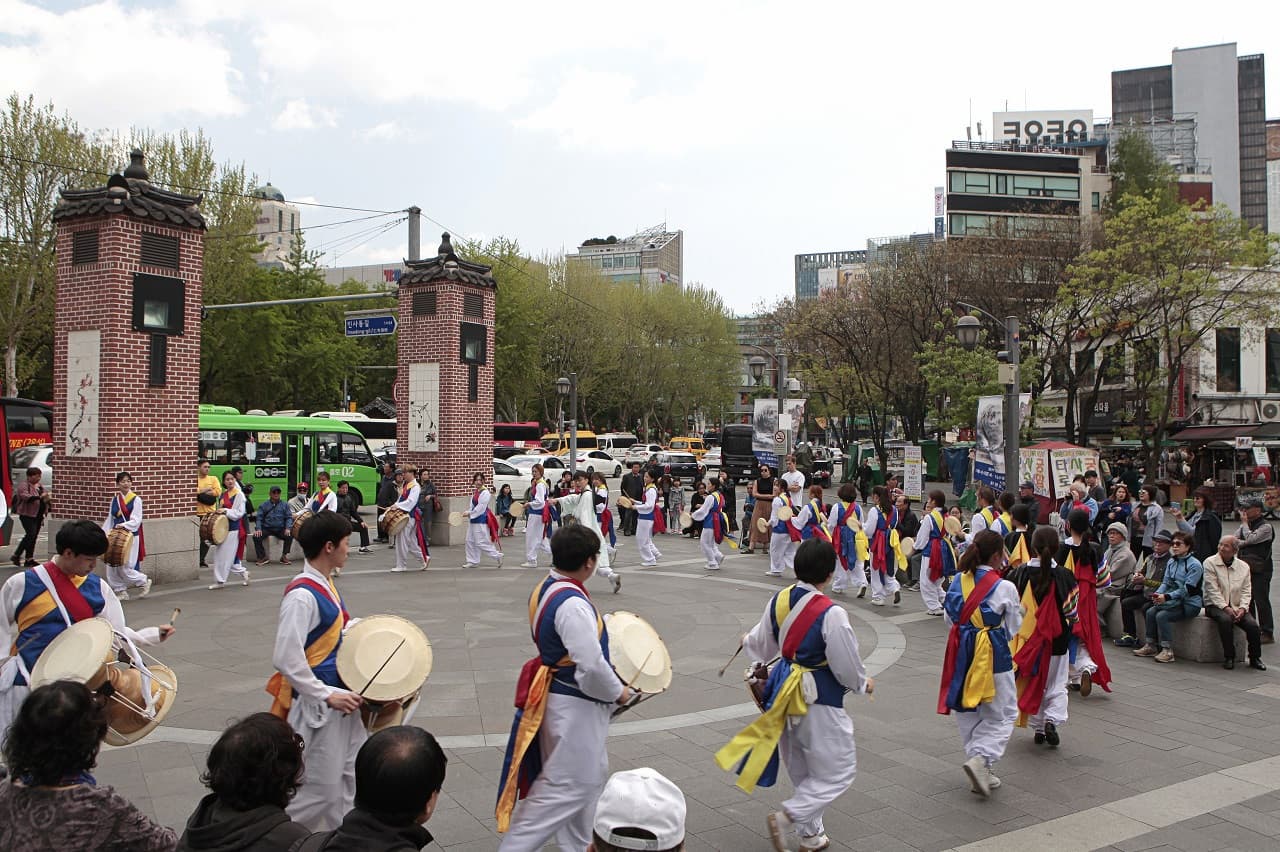 Dongdaemun Hop-on Hop-off Bus Tour by Yellow Balloon City Bus - تصویر 7