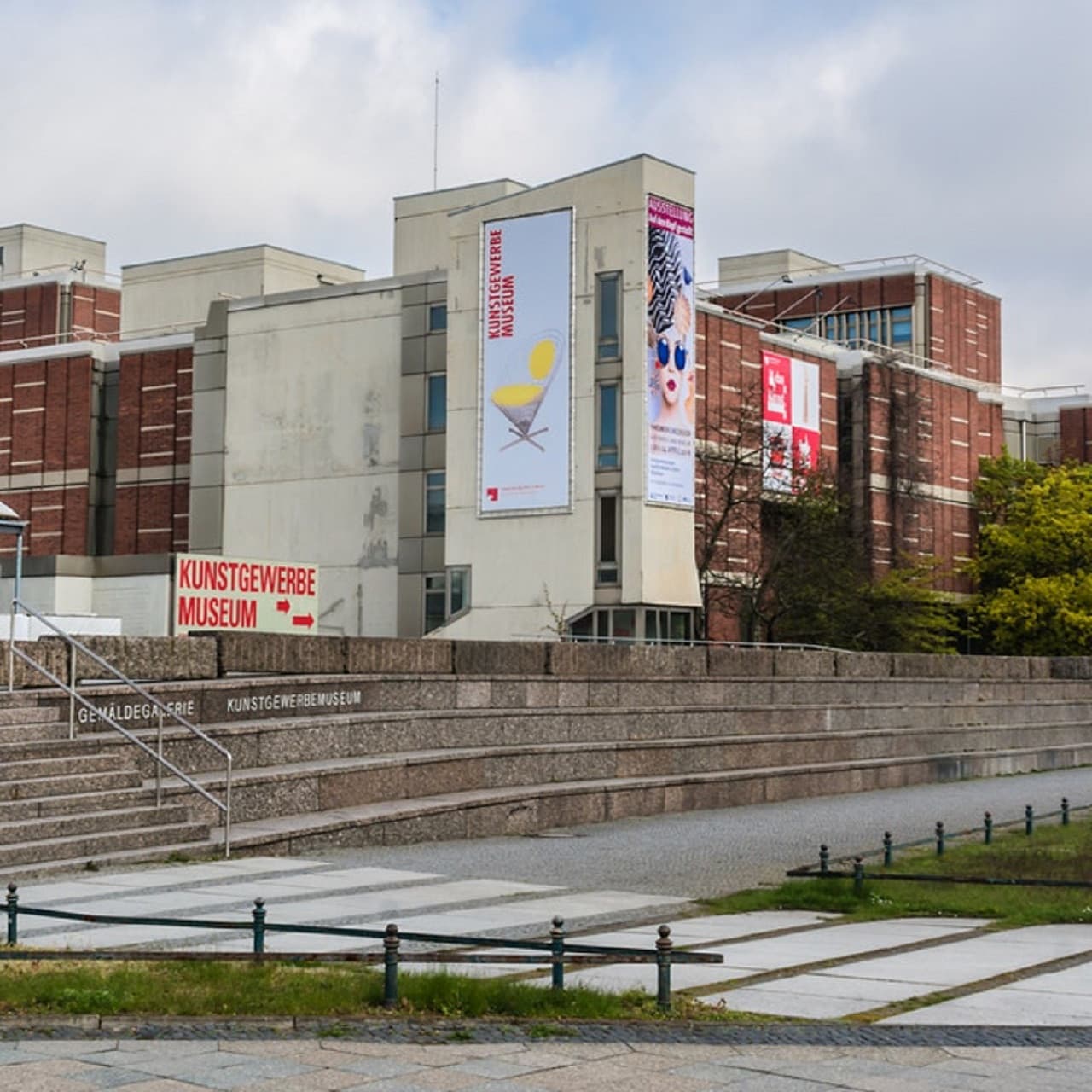 Museum of Decorative Arts (Kunstgewerbemuseum): Skip The Line - تصویر 3