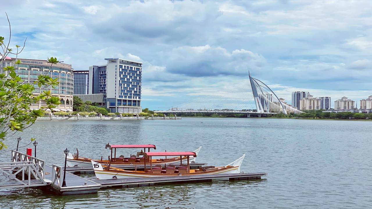 Putrajaya River Cruise and City Tour from Kuala Lumpur - تصویر 6