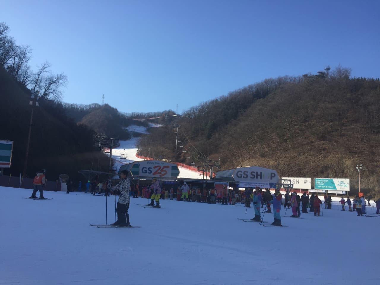 Elysian Gangchon Ski Resort and Eobi Ice Valley Full-Day Tour from Seoul - تصویر 9