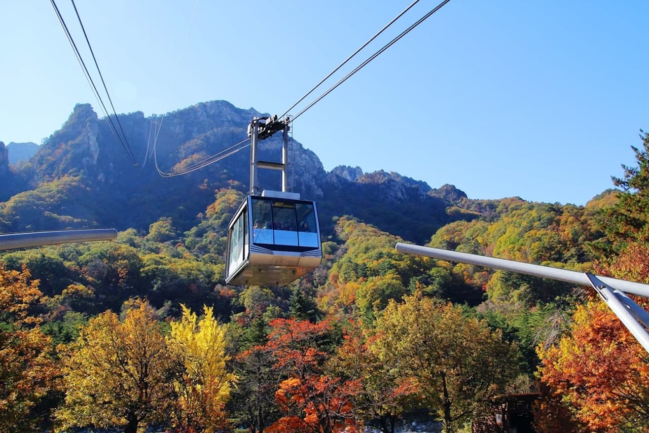 Mt. Seorak National Park Autumn Foliage One Day Tour from Seoul - تصویر 12