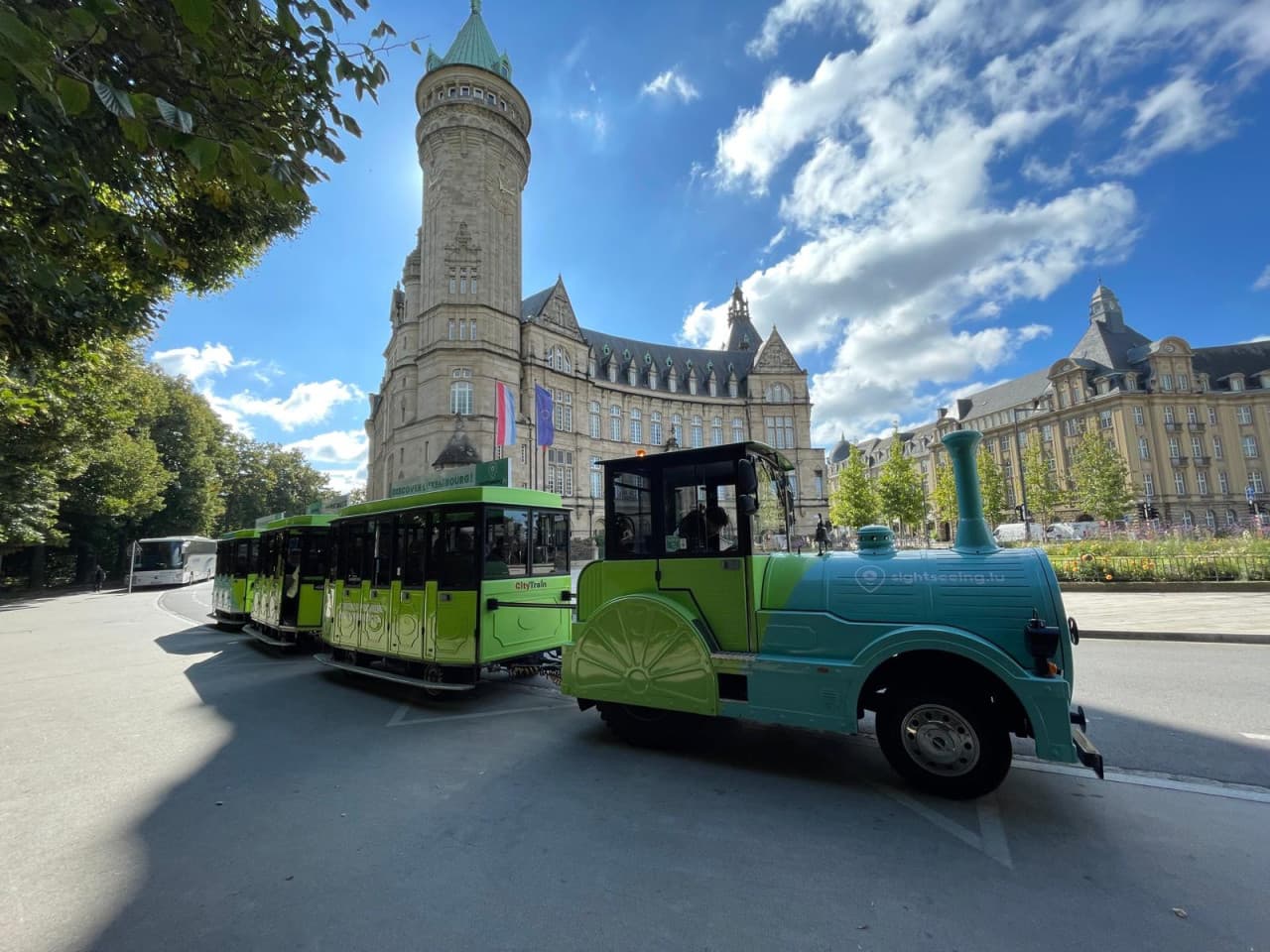 City Train in Old Town Luxembourg - تصویر اصلی