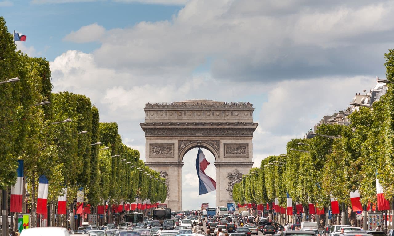 Paris Open-Top Bus Tour and Eiffel Tower Reserved Access - تصویر 3