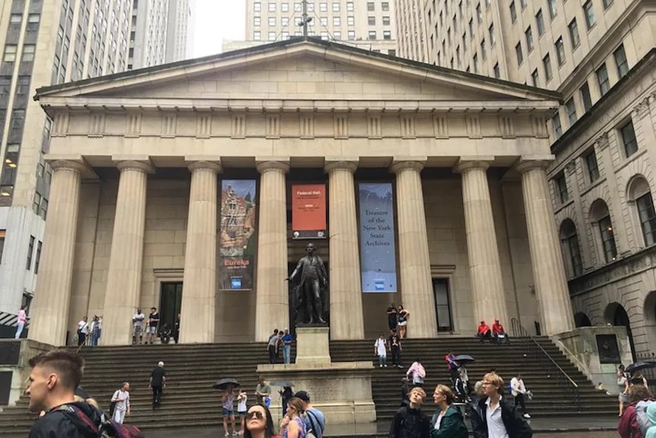9/11 Memorial & Wall Street Walking Tour + Optional 9/11 Museum Admission - تصویر 5