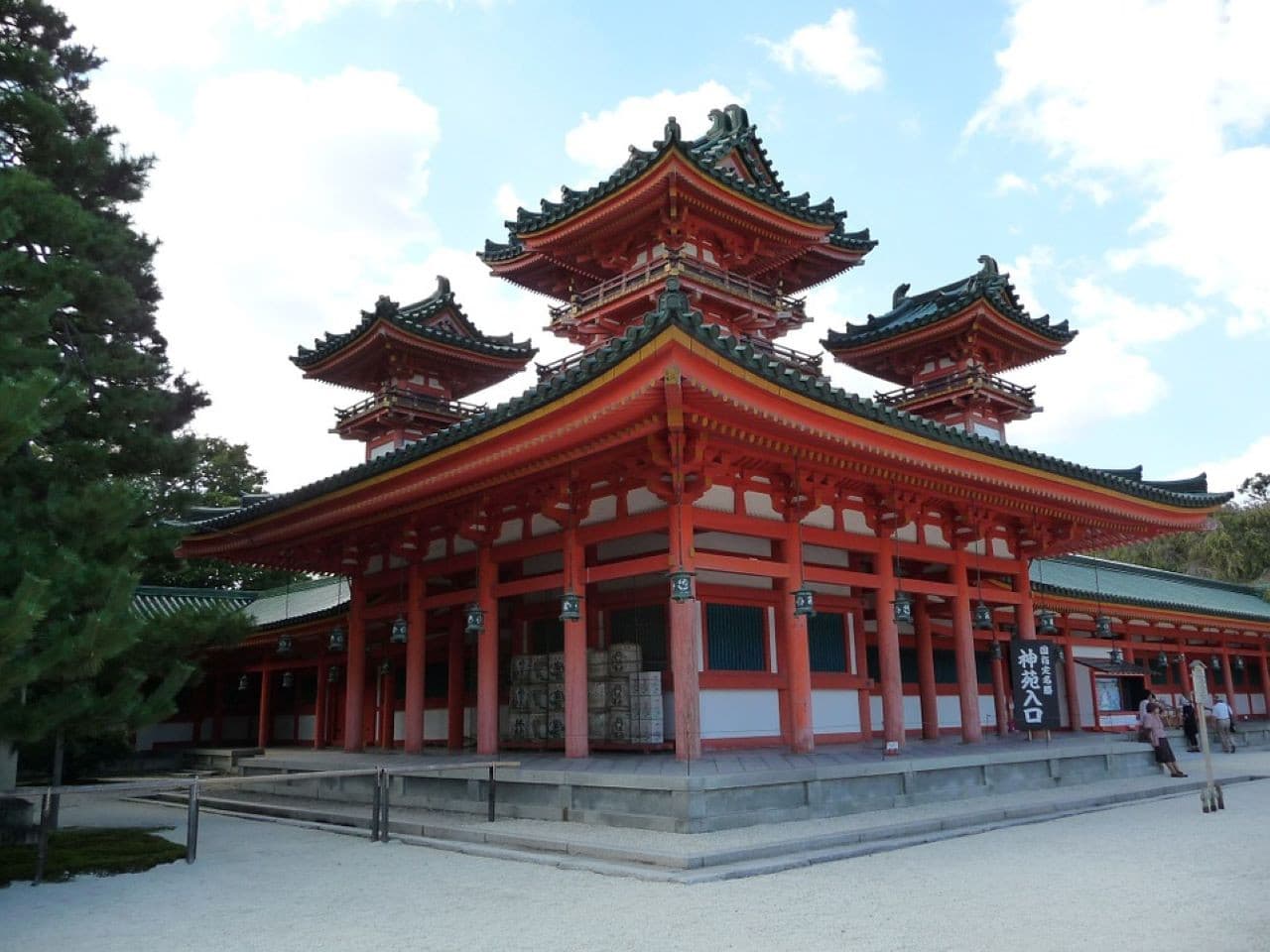Kyoto Full-Day Tour: Nijo Castle, Kinkaku-ji,  Fushimi Inari Taisha, Kiyomizu-dera Temple - تصویر 5