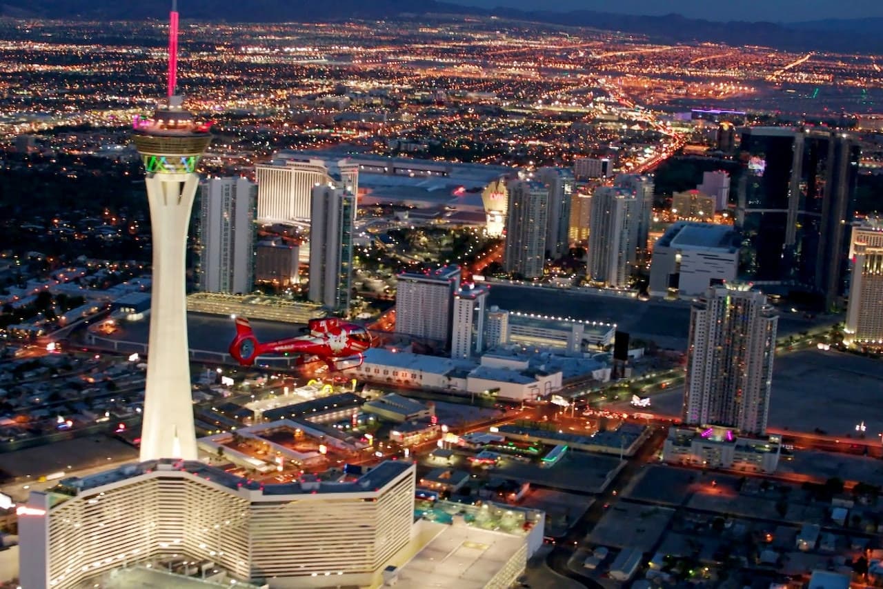 Las Vegas Strip Helicopter Night Flight - تصویر 7