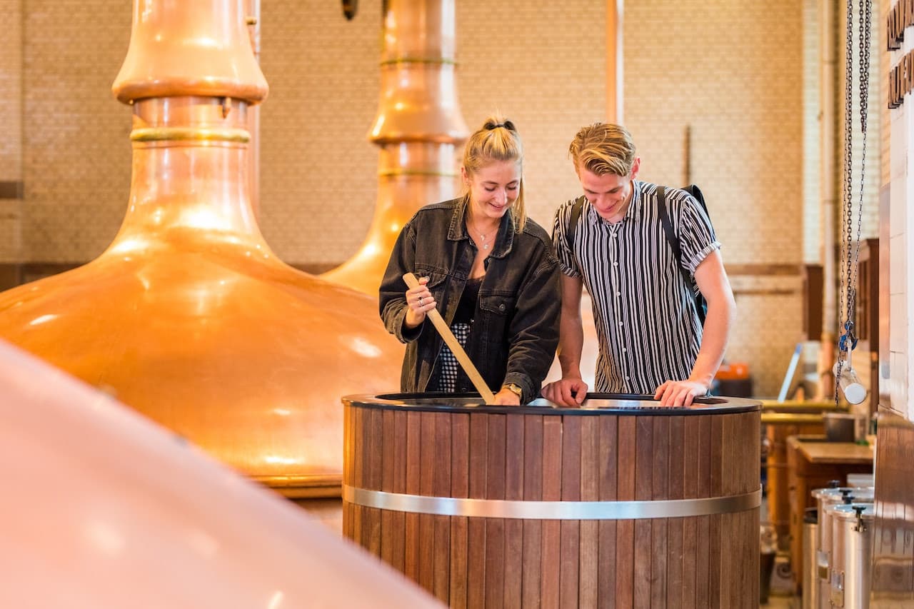 Heineken® Brewery Tour with beer tasting - تصویر 9