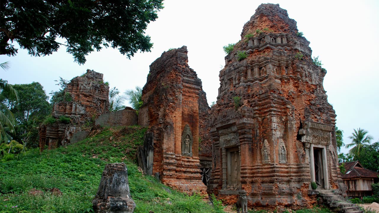 Roluos Temples and Kampong Phluk Floating Village Tour - تصویر اصلی