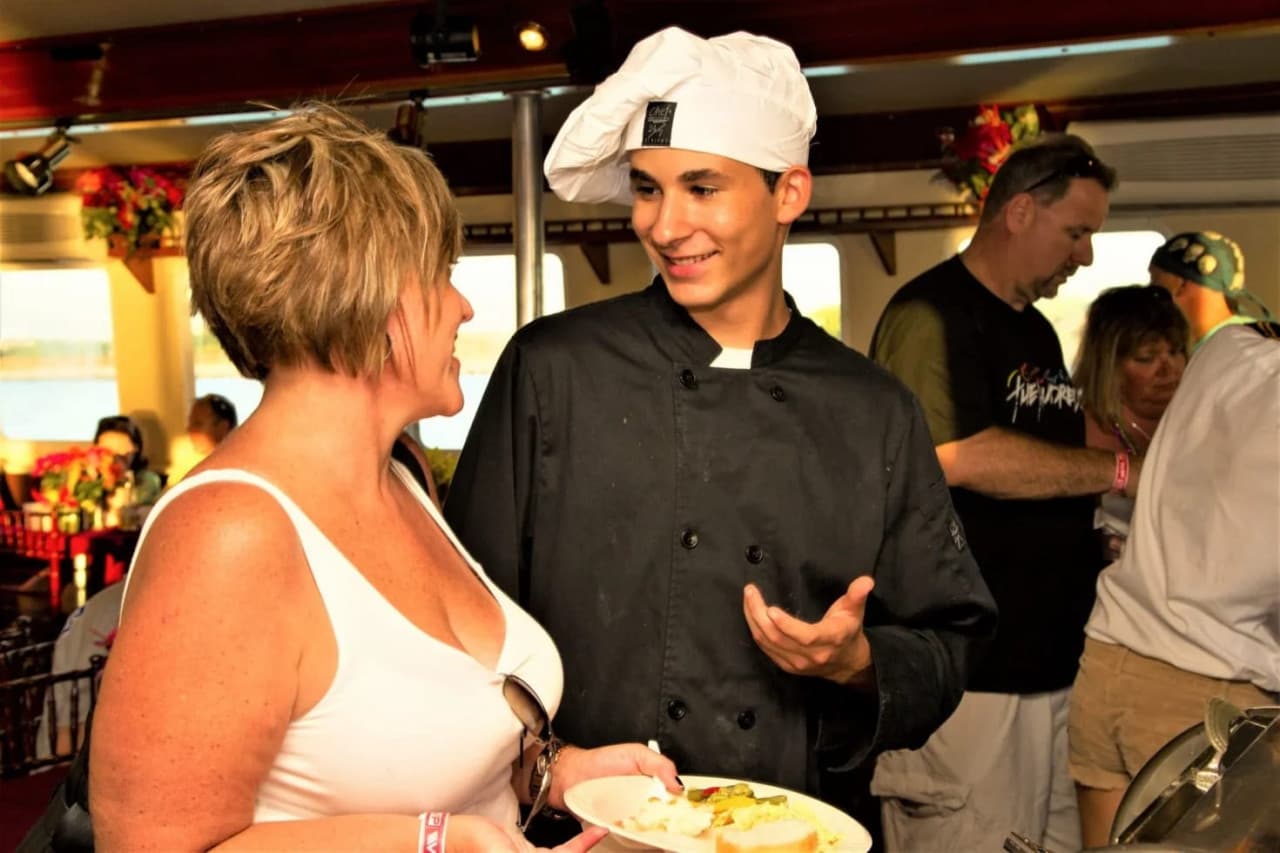 Key West Sunset Buffet Dinner Cruise with Open Bar and Live Music - تصویر 5