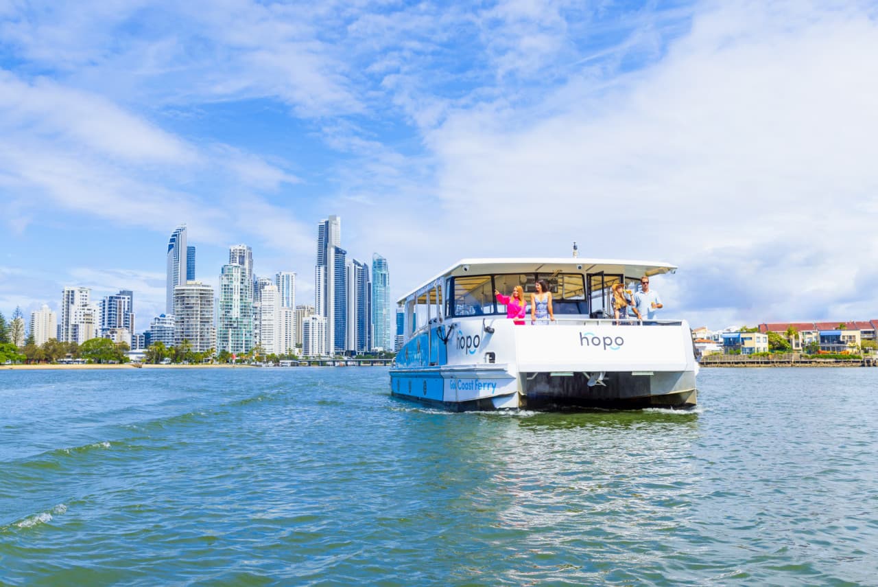 Gold Coast Sightseeing Cruise aboard Hopo Gold Coast Ferry - تصویر 2