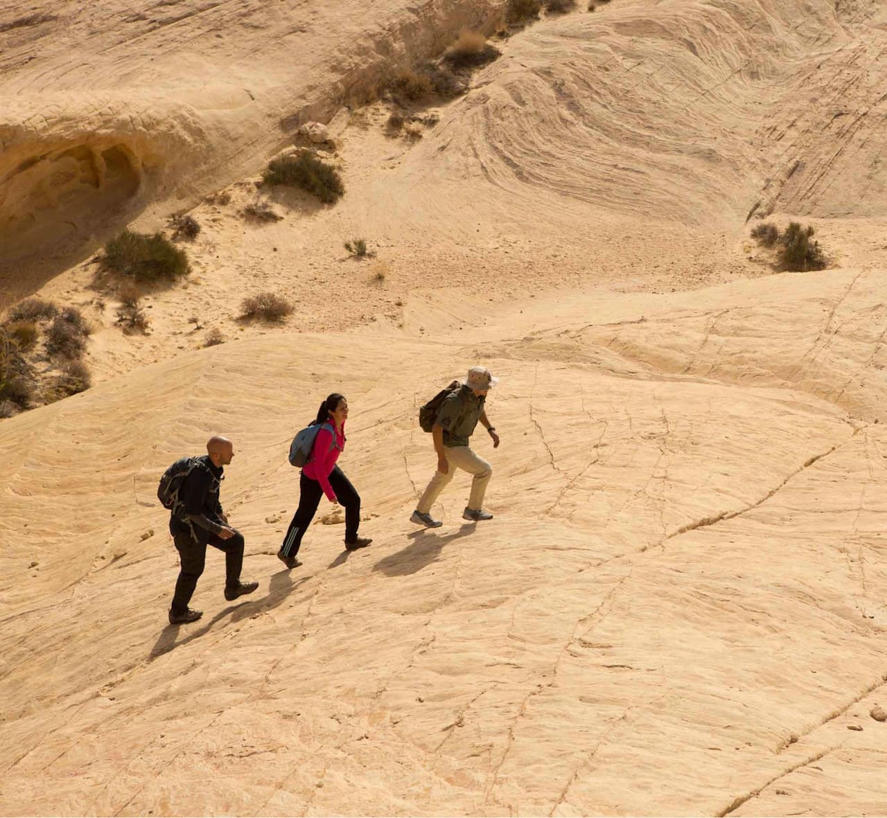 Hiking in the Valley of Fire - تصویر اصلی