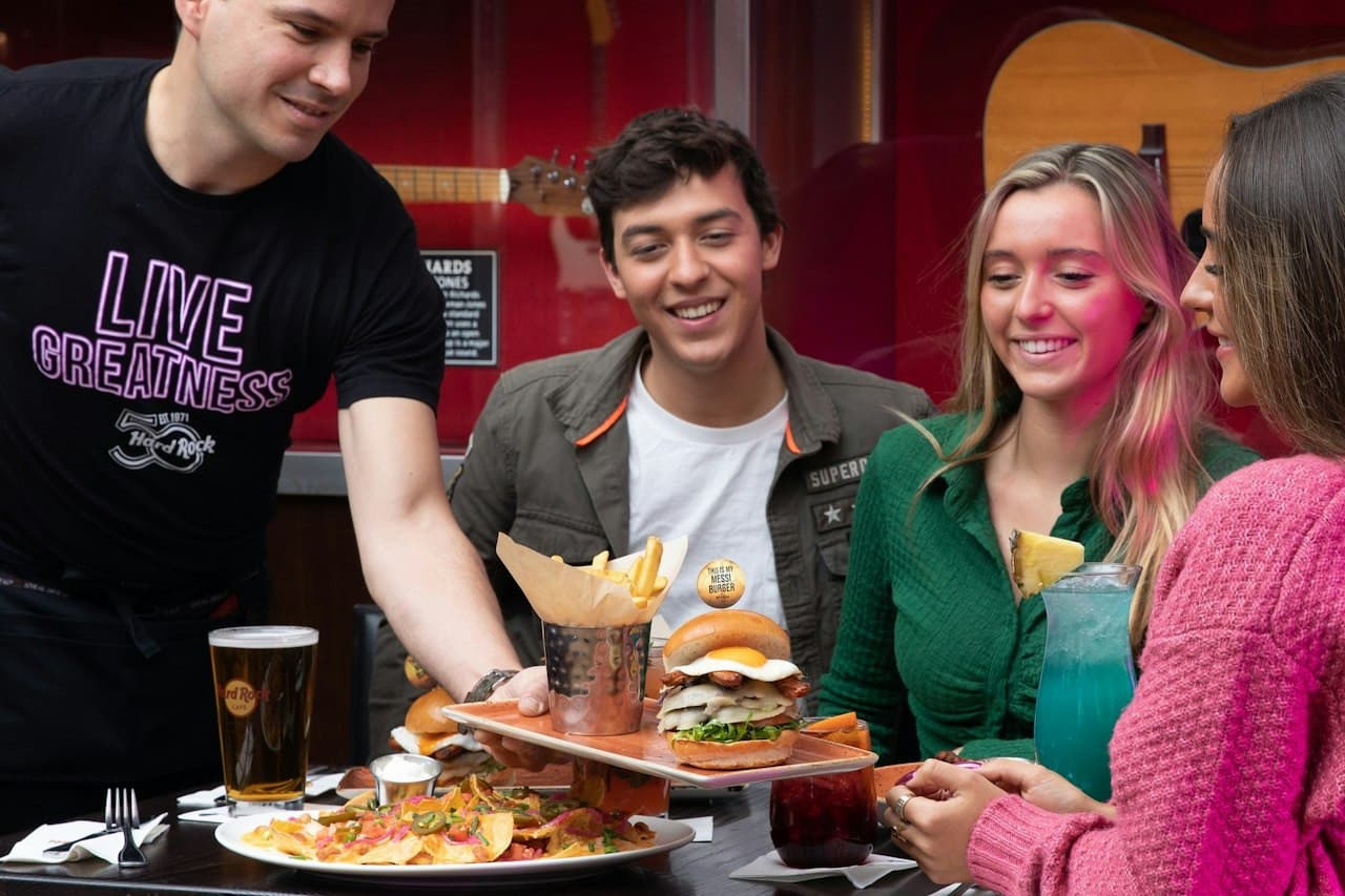 Hard Rock Cafe New York Times Square Dining Experience - تصویر 15