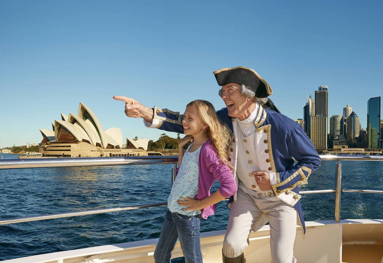 Captain Cook Sydney Harbour Explorer Hop-on Hop-off Cruise - تصویر 4