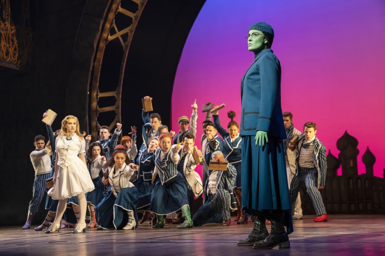 Wicked Broadway Show Ticket in New York - تصویر 6