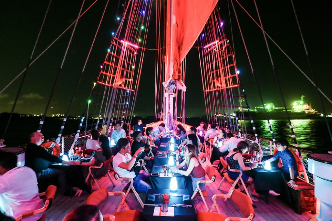 The Royal Albatross - Luxury Tall Ship Cruise Ticket - تصویر 21