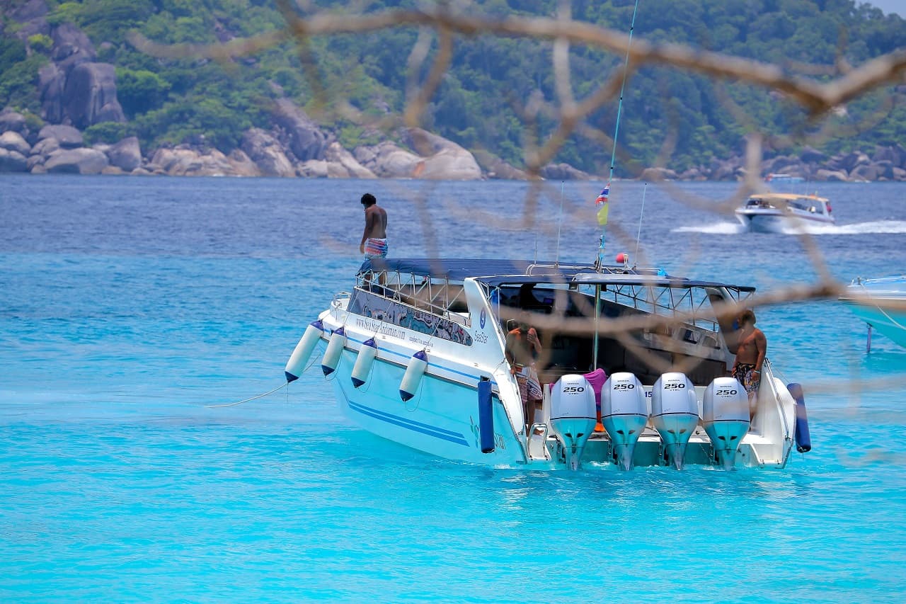 Raya Noi, Raya Yai, and Maiton Island Snorkelling Tour from Phuket - تصویر 16