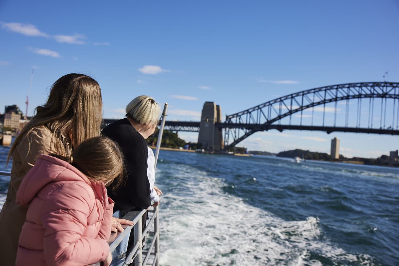 Sydney Harbour Sightseeing Cruise aboard Sydney Princess Cruises - تصویر 3