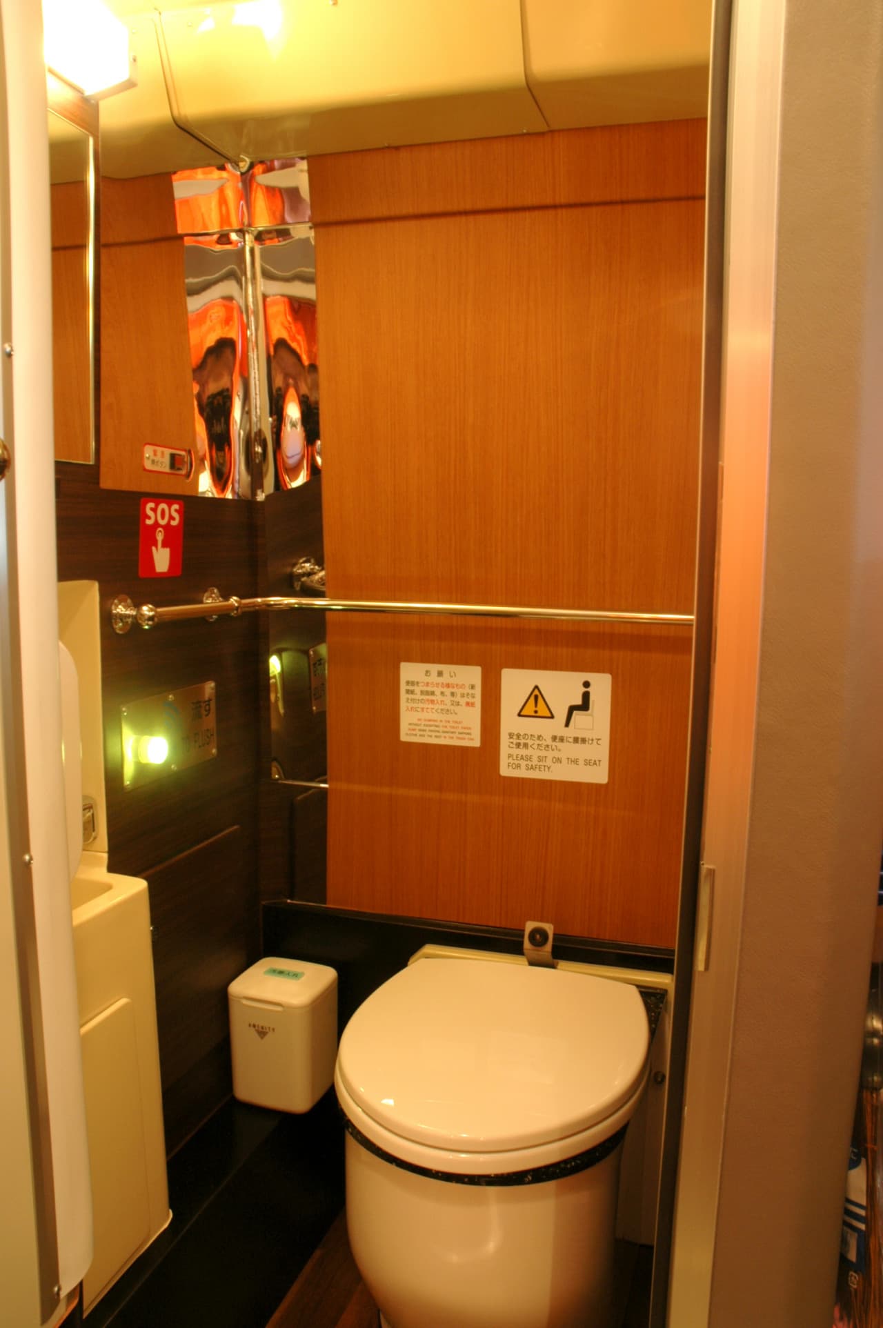 Narita International Airport Limousine Bus Transfers - تصویر 11