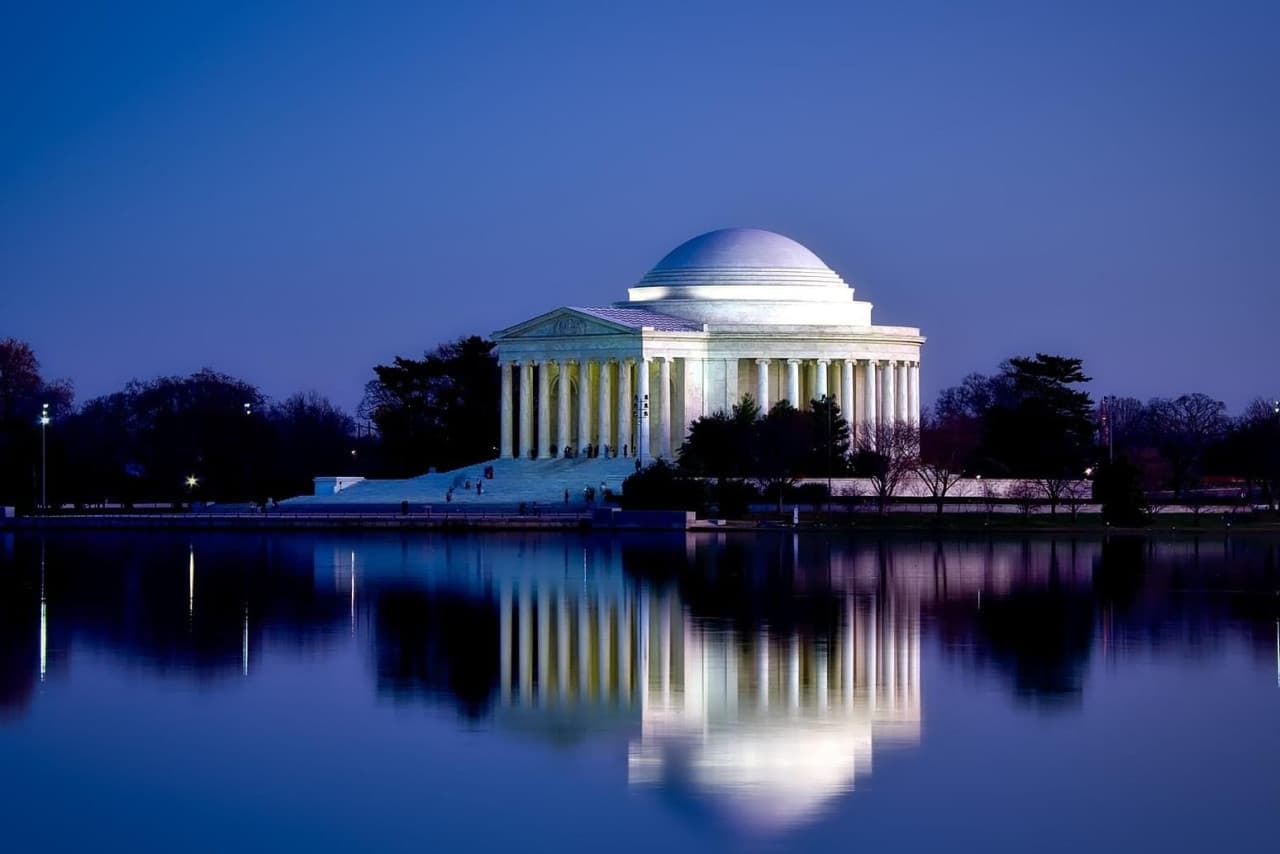 Washington DC Night Memorials Walking Tour with Skyline View - تصویر 8