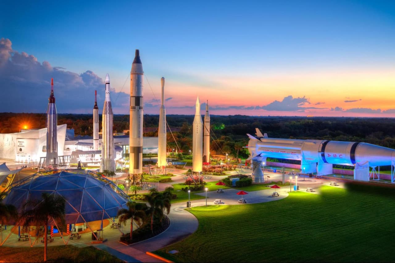 Kennedy Space Center Visitor Complex Admission with Round Trip Transportation from Orlando Area - تصویر 4