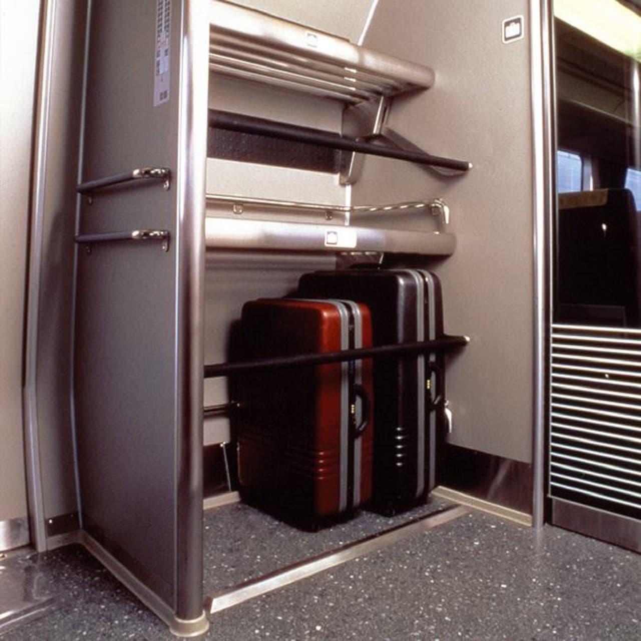 Haruka Airport Express - Between Kansai Airport and Kyoto - تصویر 2