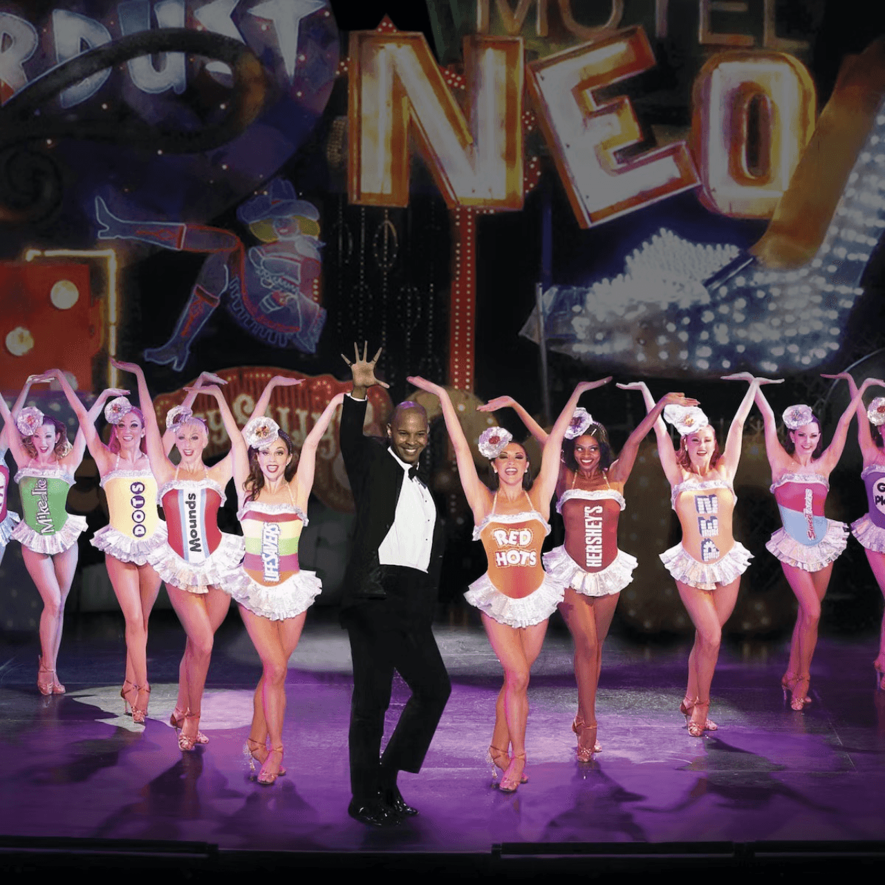 Saxe Theatre Las Vegas - Vegas! The Show - تصویر 5
