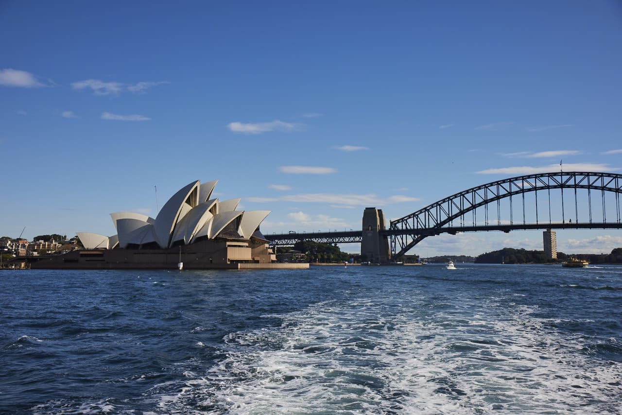 Sydney Harbour Sightseeing Cruise aboard Sydney Princess Cruises - تصویر 2