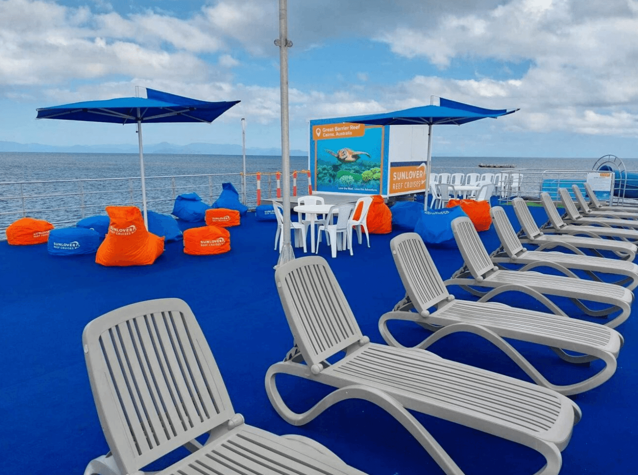 Great Barrier Reef Pontoon Full-Day Tour at Moore Reef - تصویر 10