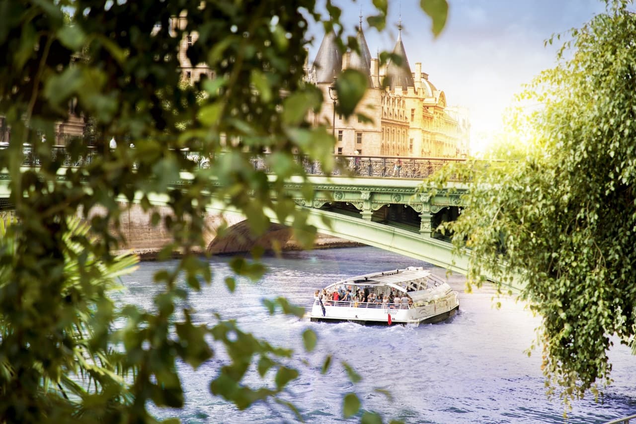 Batobus Paris Hop-on Hop-Off Riverboat - تصویر 3