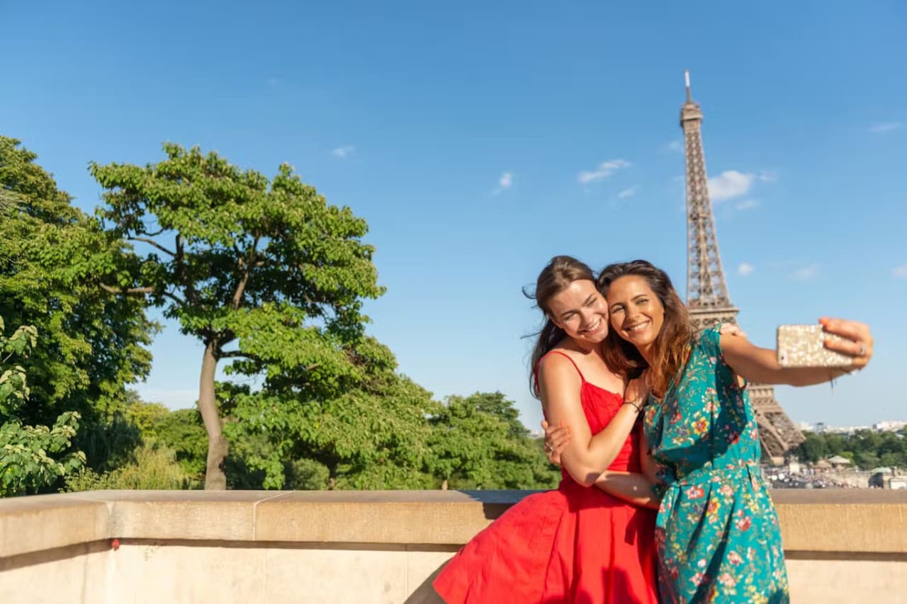 Eiffel Tower Reserved Access Tickets with Optional Summit - تصویر 11