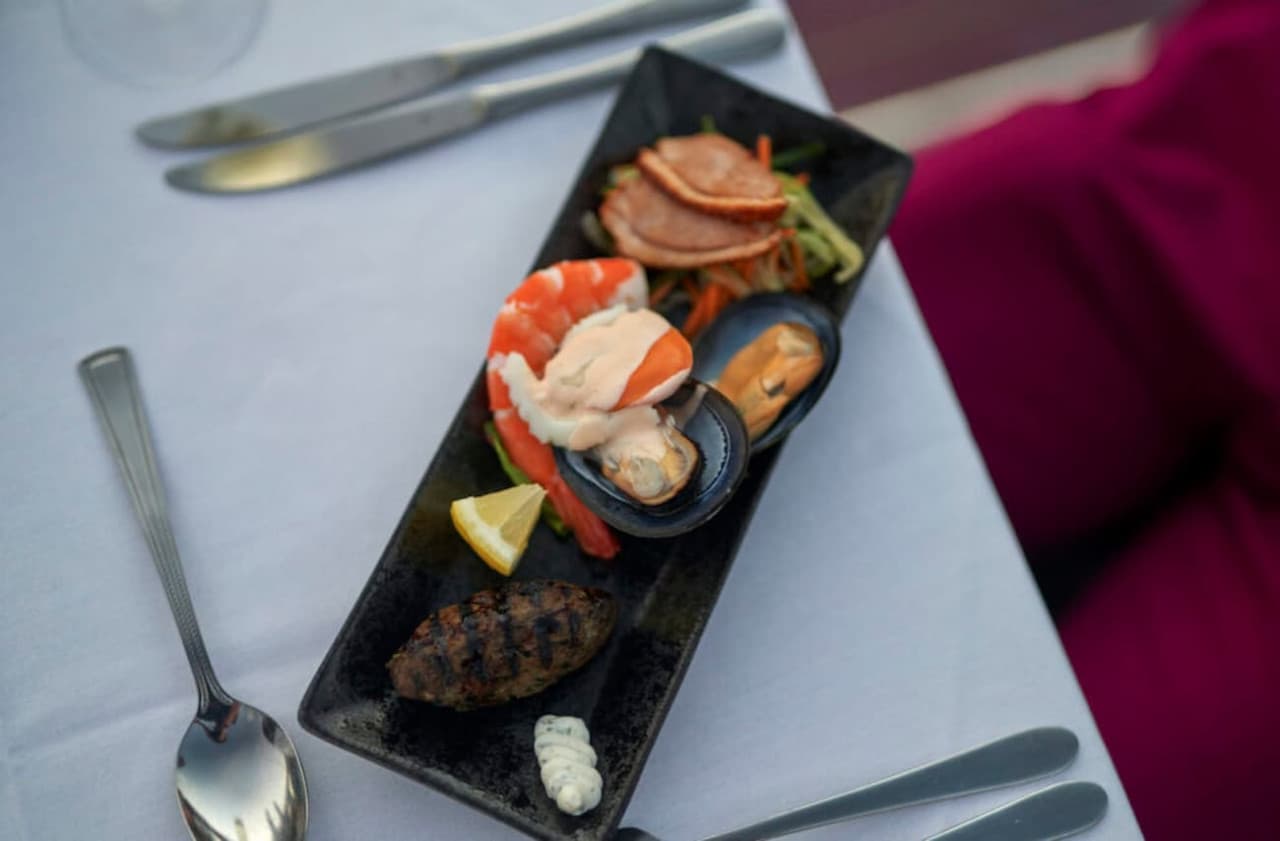 Spirit of Melbourne Dinner Cruise on the Yarra River - تصویر 7