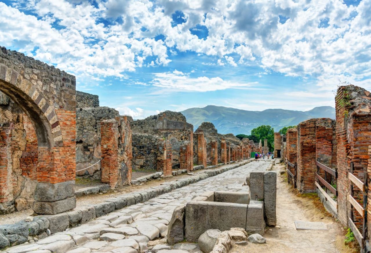 Pompeii and Naples Full-Day Tour from Rome - تصویر 4