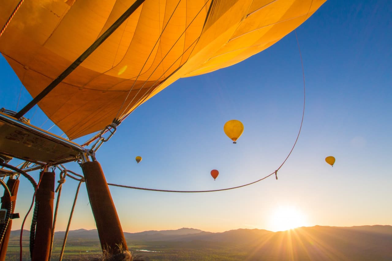 Cairns Hot Air Balloon Flight with Sparkling Wine and Optional Round Trip Transfer - تصویر 7