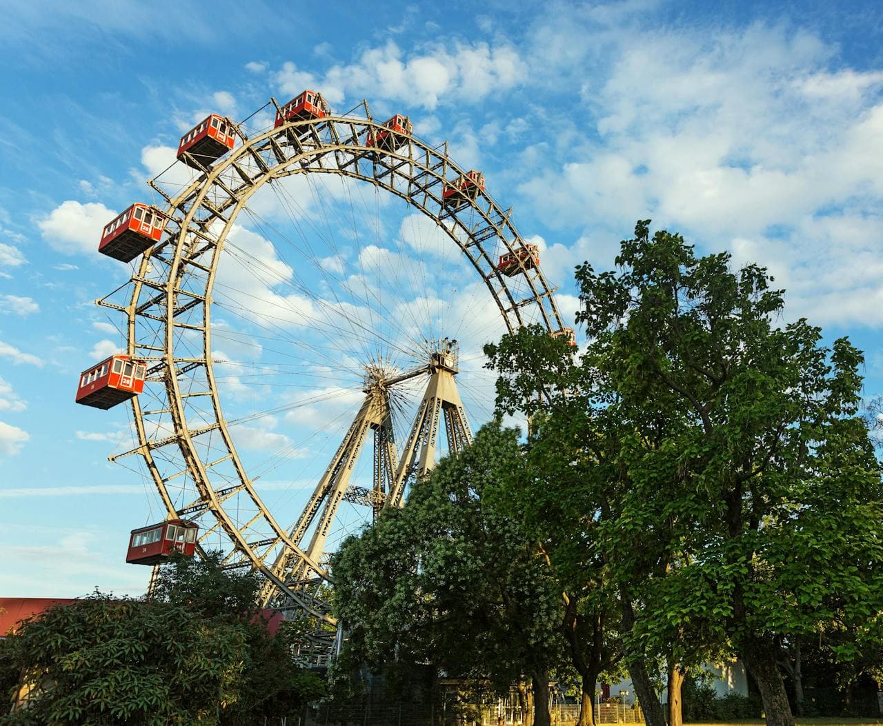 Vienna's Giant Ferris Wheel - تصویر 3