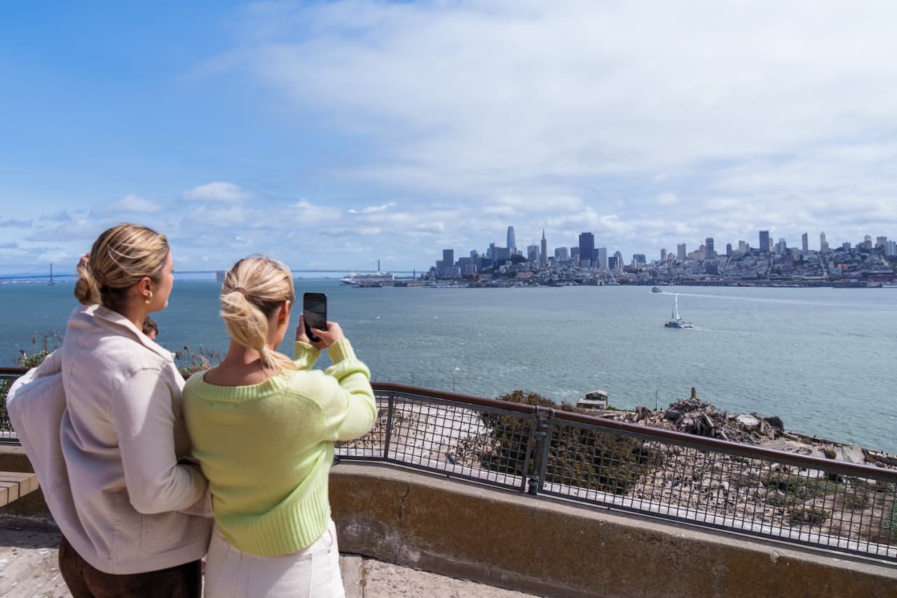 Official Alcatraz Island Admission Ticket + Audio Tour with Roundtrip Ferry by Alcatraz City Cruises - تصویر 6