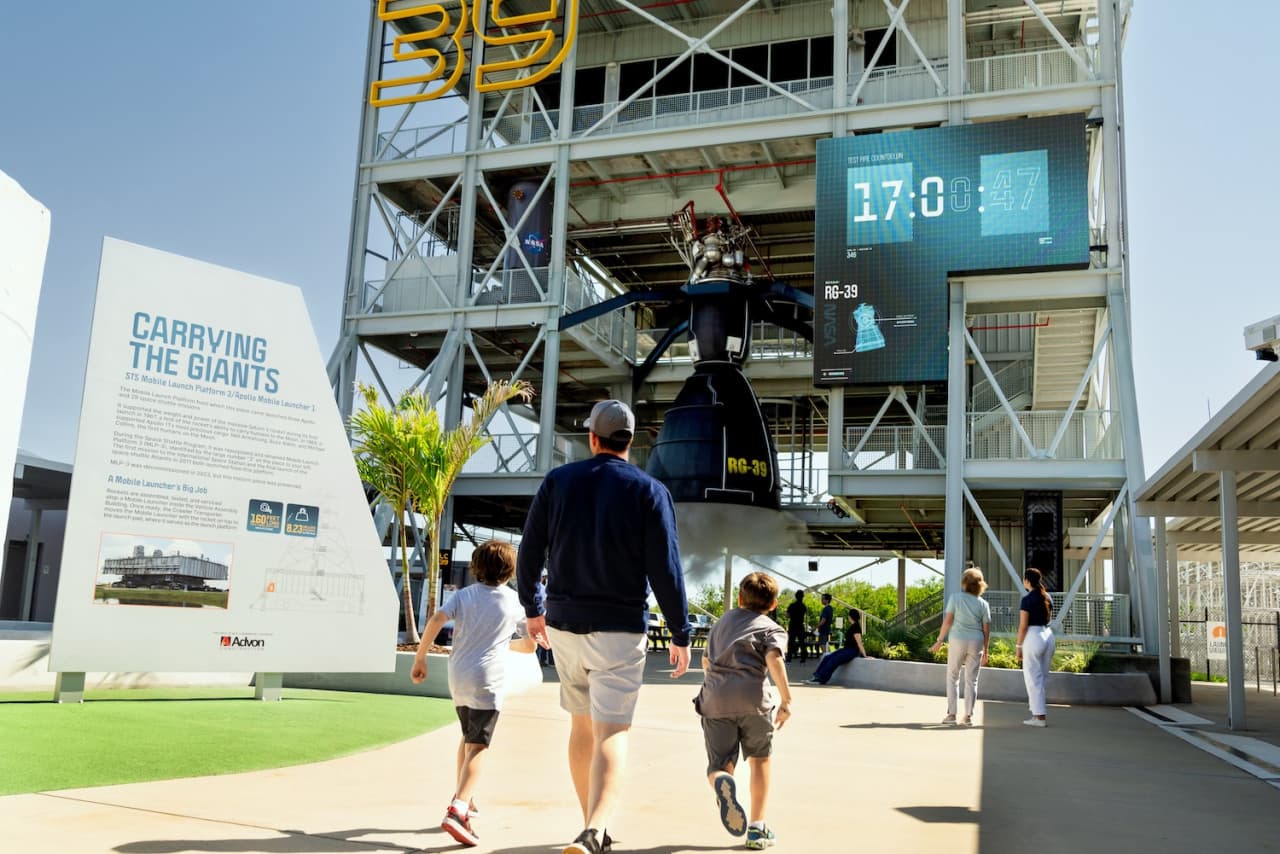 Kennedy Space Center Visitor Complex Admission with Round Trip Transportation from Orlando Area - تصویر 9