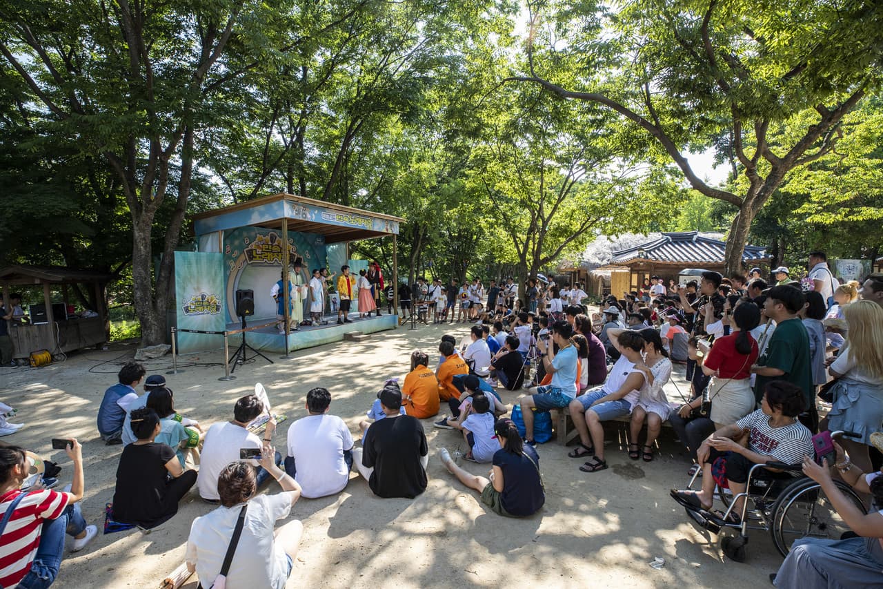 Korean Folk Village and Suwon Hwaseong Fortress Full-Day Tour from Seoul - تصویر 12