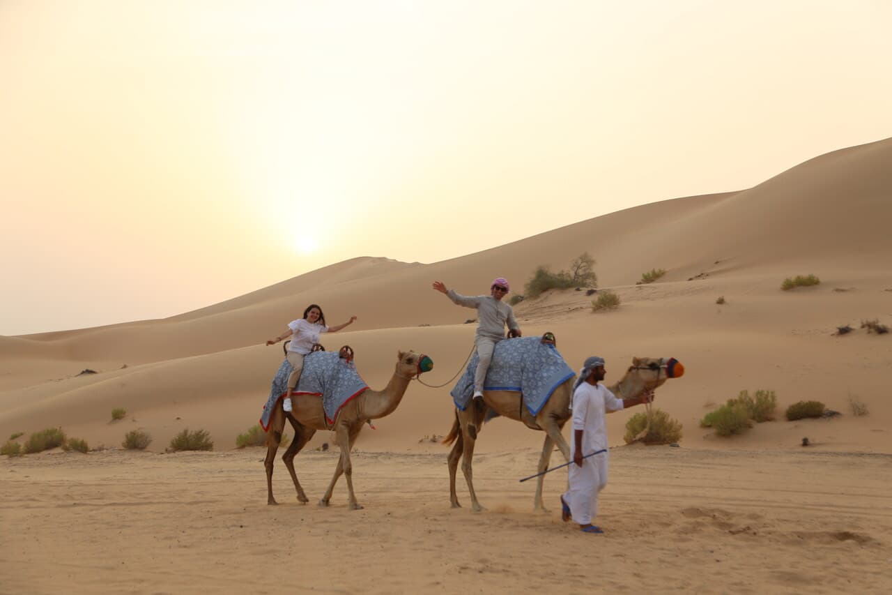 Premium Evening Desert Safari Tour from Dubai with BBQ Dinner - تصویر 2