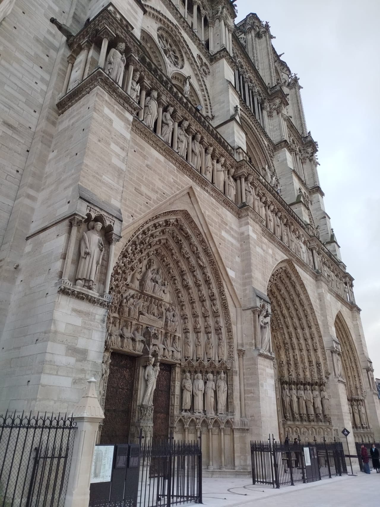 Notre Dame Cathedral Neighbourhood Guided Walking Tour - تصویر 9